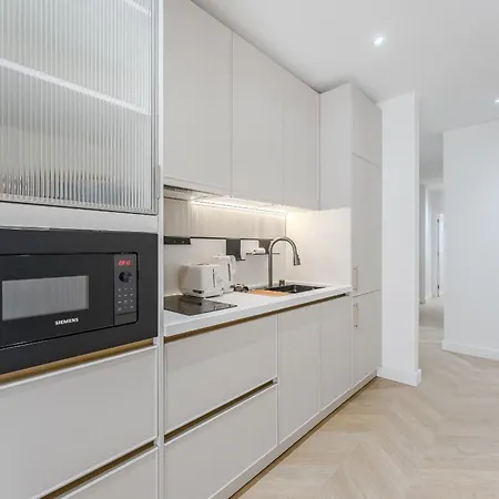 Seashell Apartahotel 4*